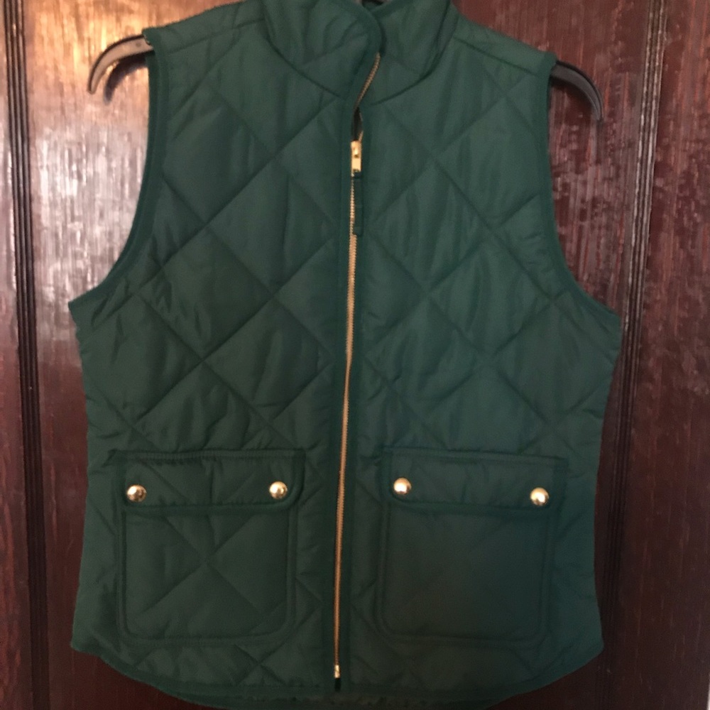 HUNTER GREEN PUFFER VEST